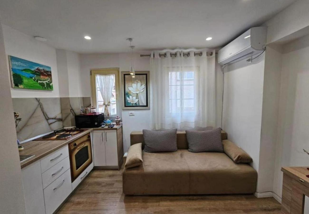 Kalpazo Myslym Shyri Tirana Apartamento Exterior foto