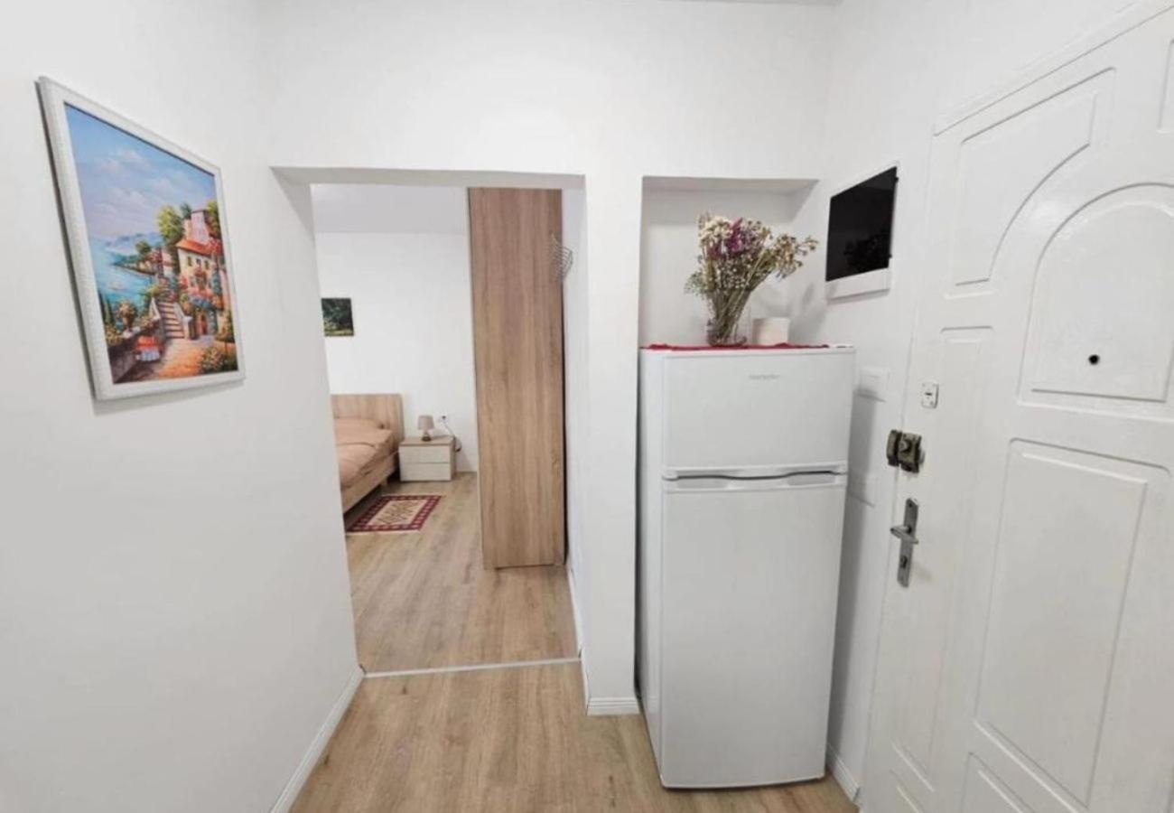 Kalpazo Myslym Shyri Tirana Apartamento Exterior foto